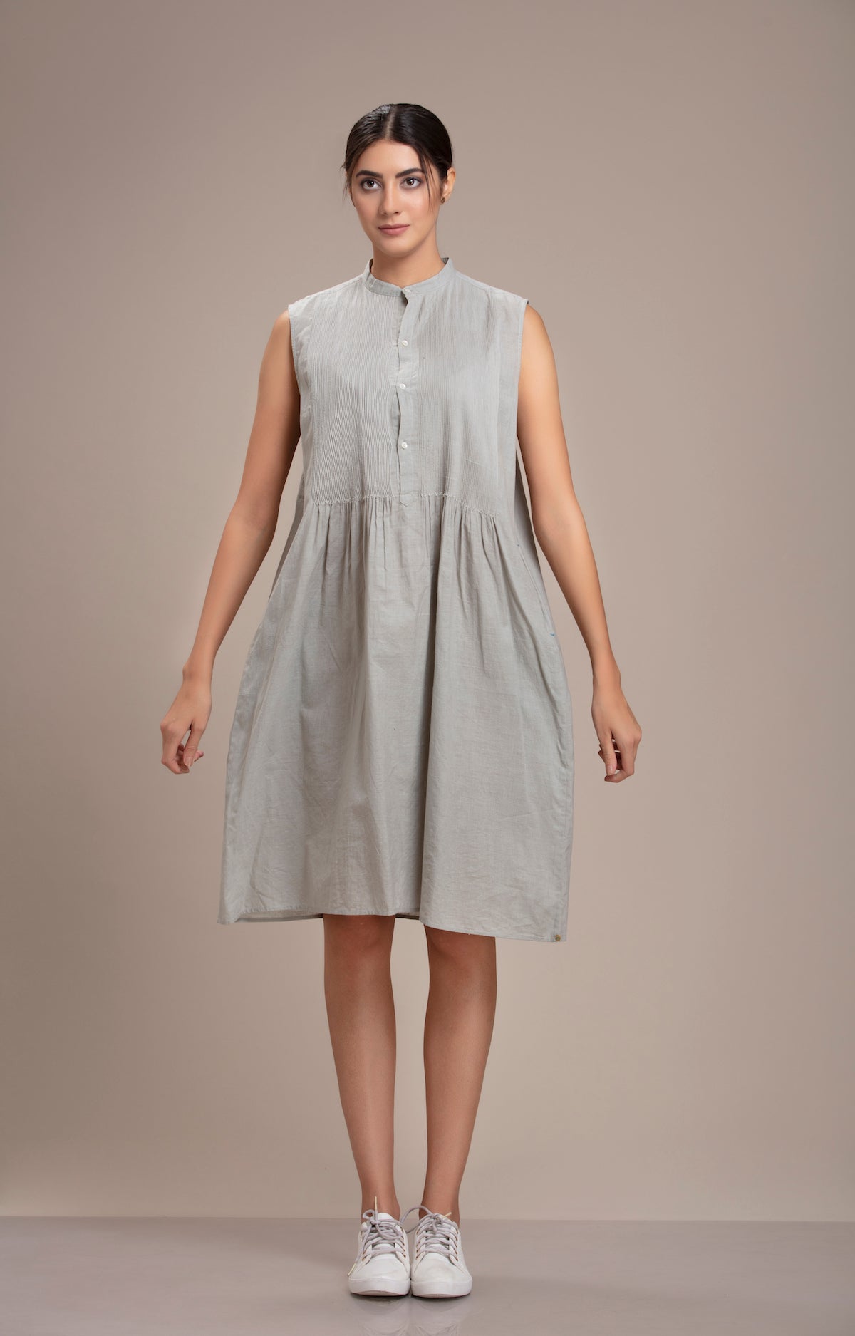 Bunai Pleated Dress Grey