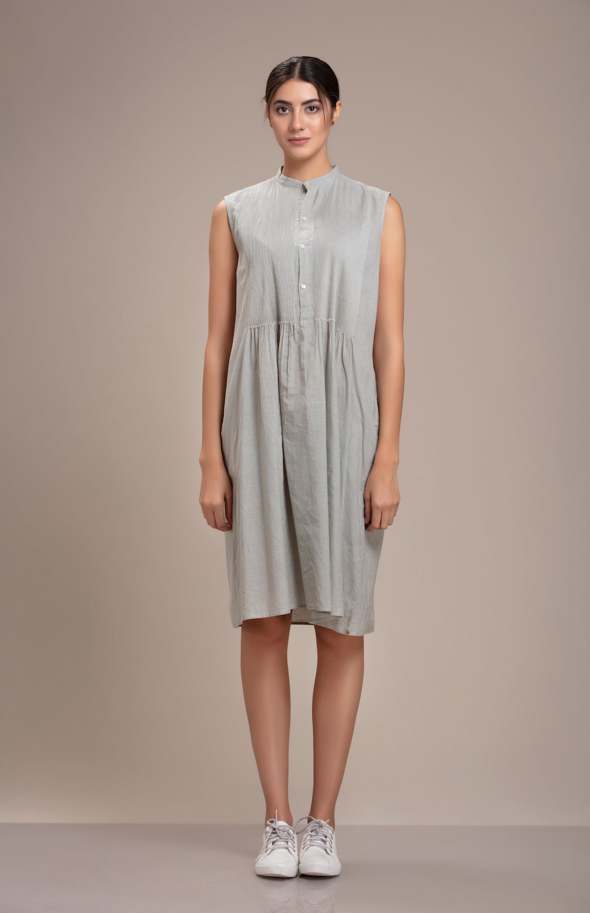 Bunai Pleated Dress Grey