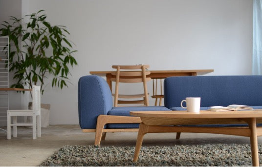 Luu Sofa dop tambourine gray / navy | オーク/ウォルナット無垢材_座り心地