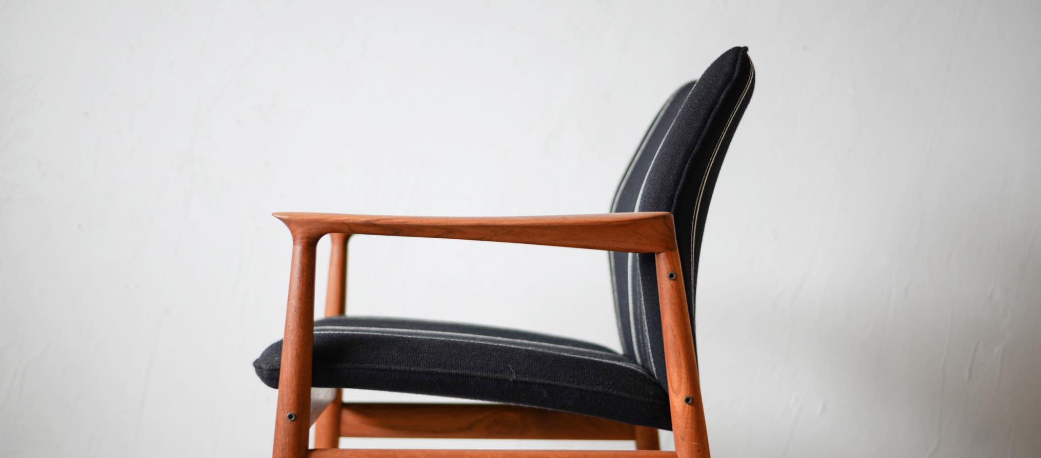 Grete Jalk Arm Chair R201D138_デザイン