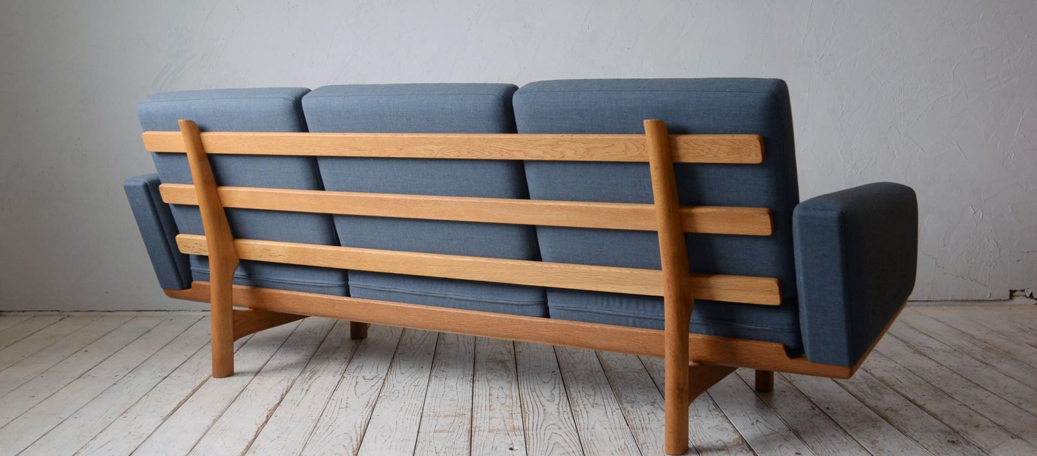 Hans J. Wegner GE236 3P Sofa D-R208D500_デザイン