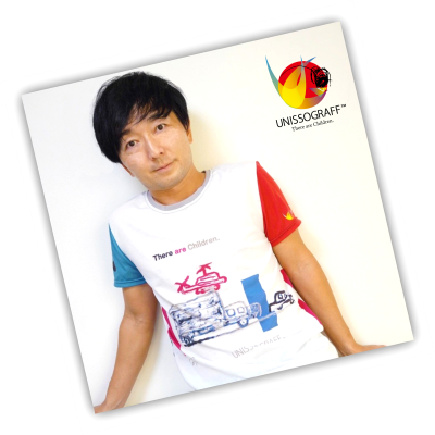 Japanese voice actor Hirofumi Nojima wearing Army Tour design t-shirt