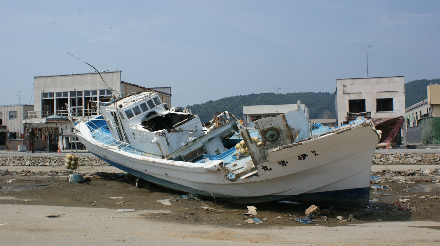 Barco trenzado en Tohoku después del tsunami