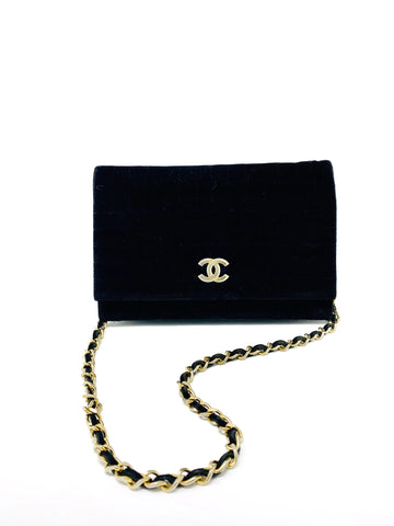 Do all chanel bags have serial numbers