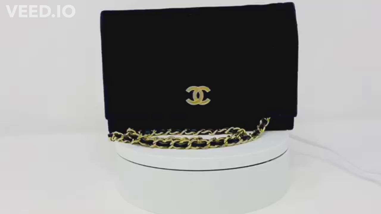 Chanel velvet bag €1200 [RPP €3500] – Maison Vivienne