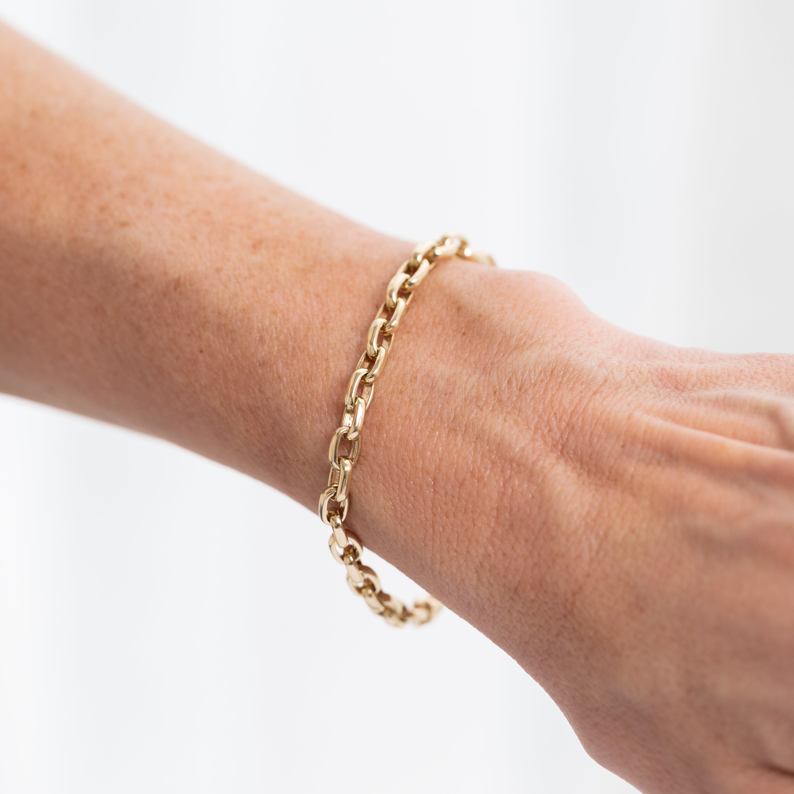 The Hammered Chain Link Bracelet – Yearly Co.