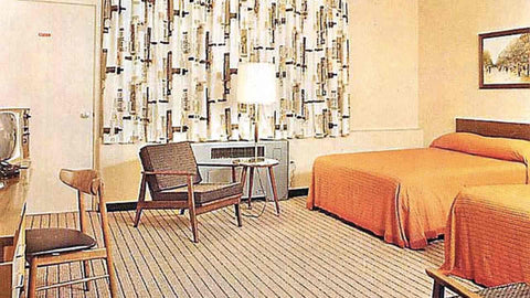 Hotelzimmer aus den 1960er Jahren, eingerichtet in Danish Modern Stil