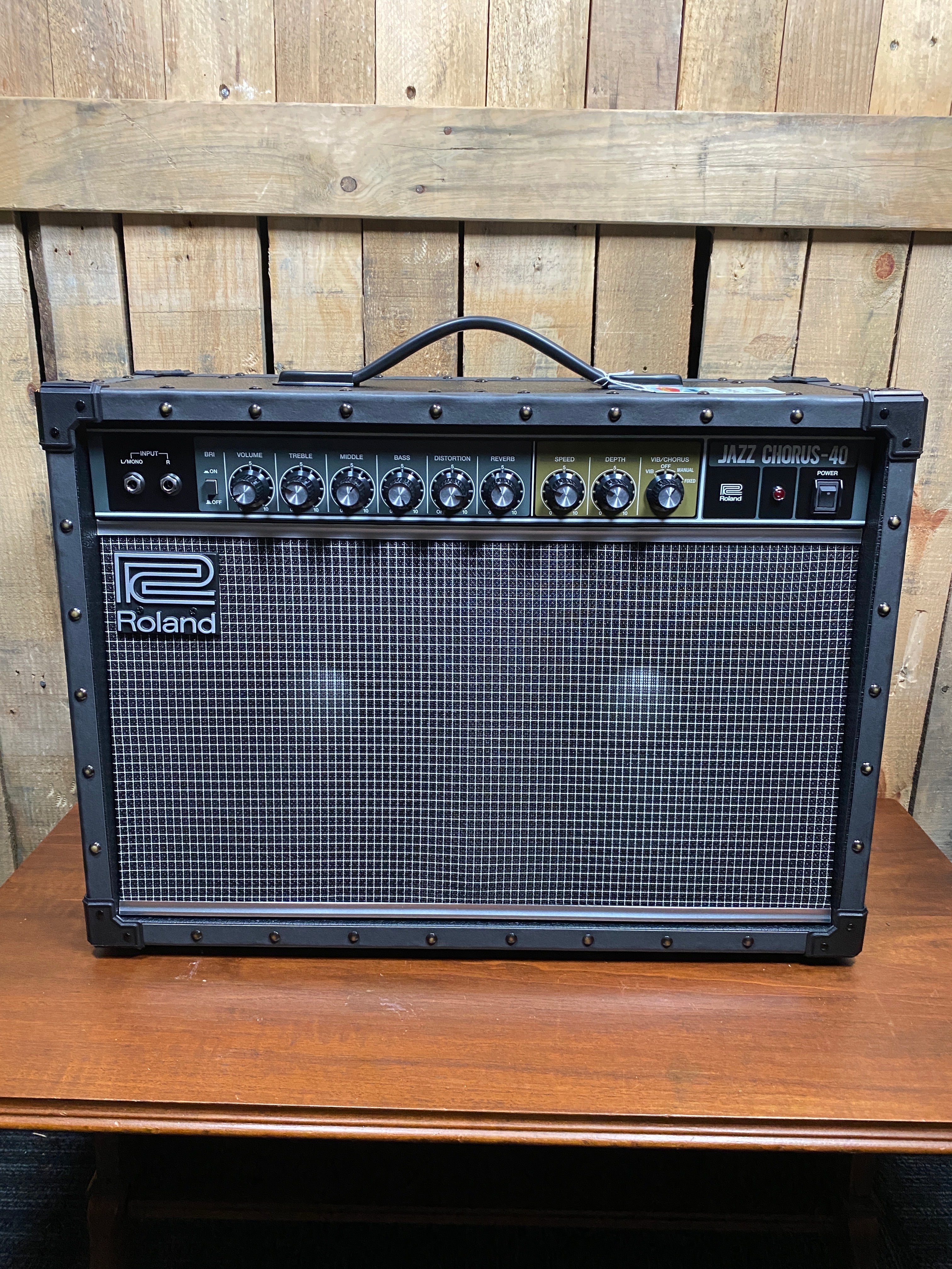 Roland JC-40 Jazz Chorus 2 x 10-inch 40-watt Stereo Combo Amp