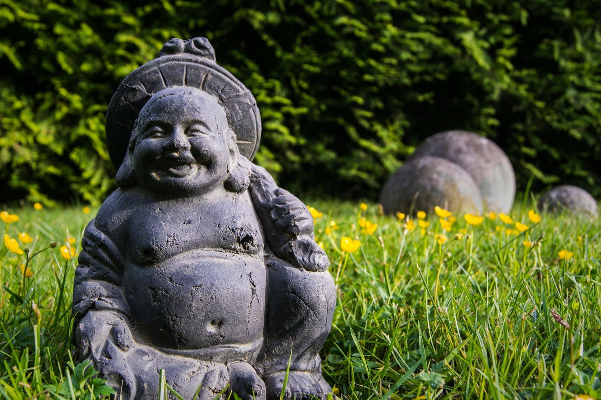 Statue bouddha en pierre