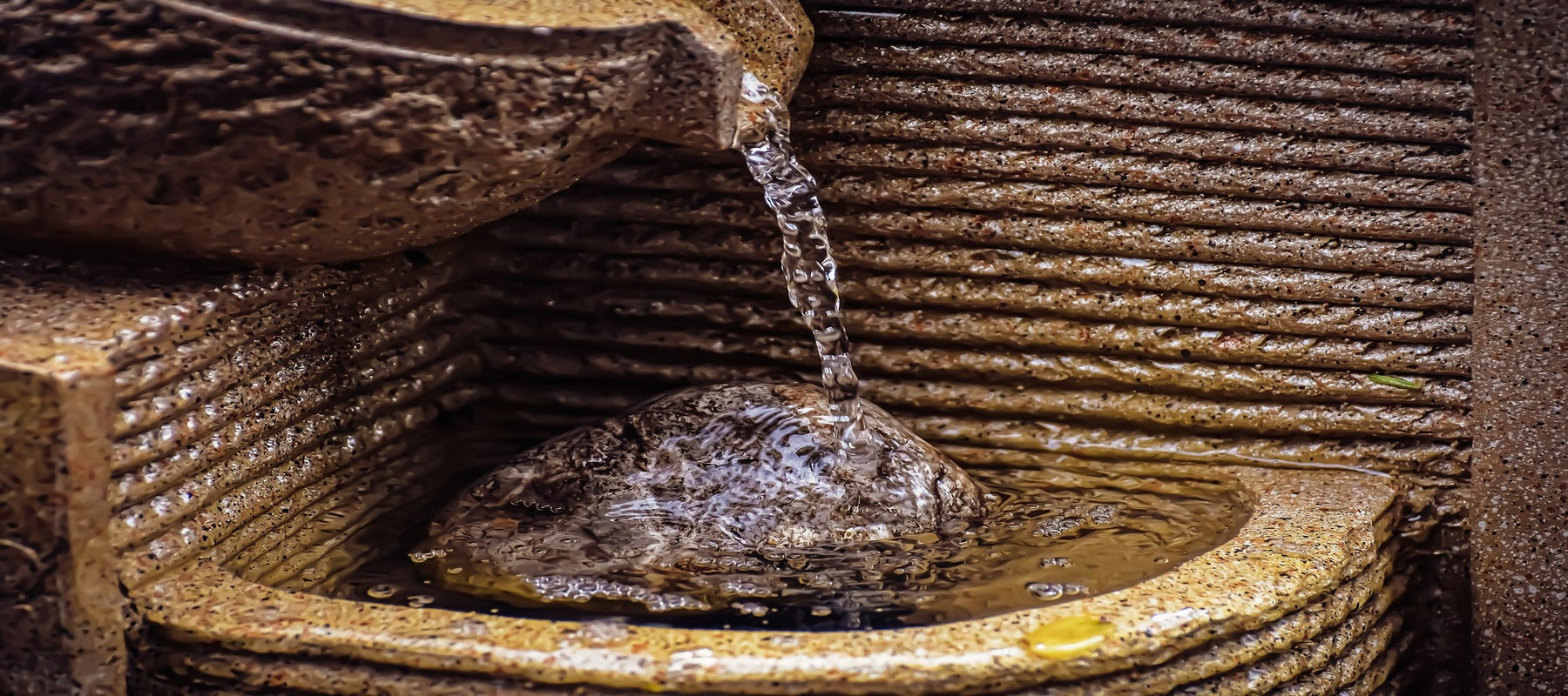 Fontaine Bouddha en briques