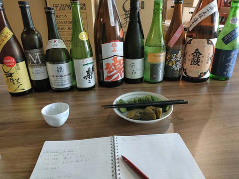 検証に使用した日本酒とぬか漬け、そして記録用メモ