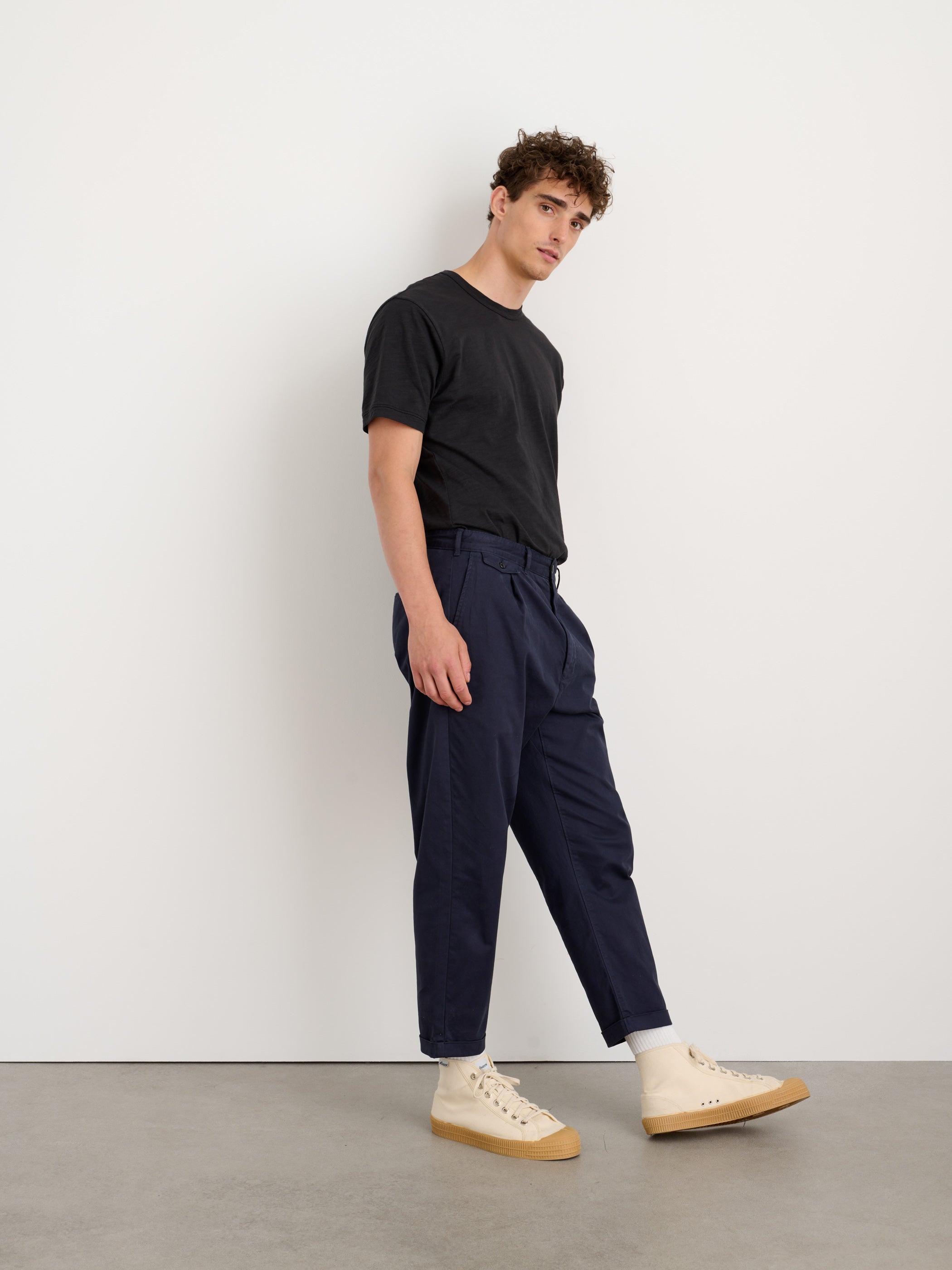 Shop Alex Mill Standard T-shirt In Slub Cotton In Black