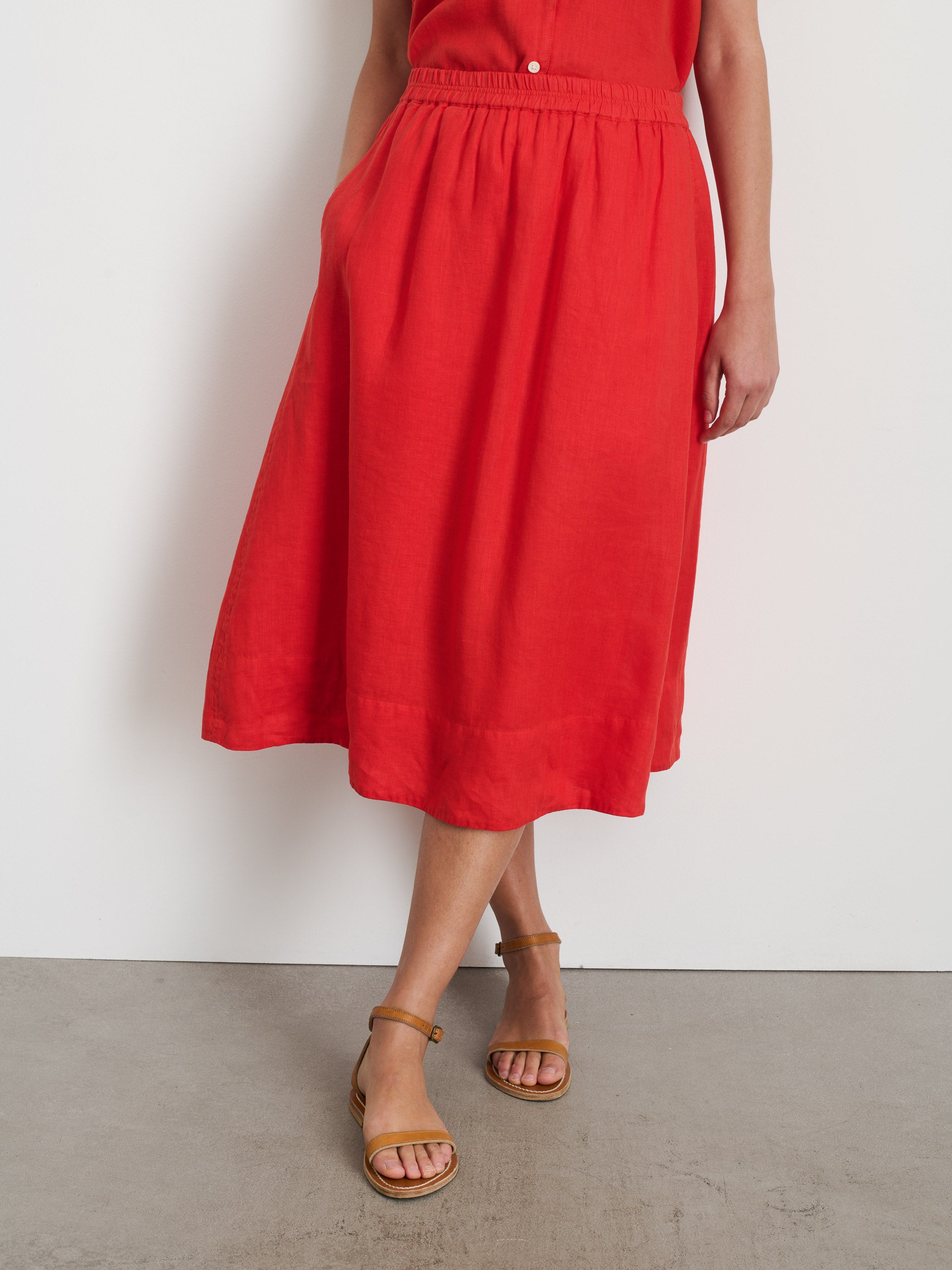 Shop Alex Mill Maddie Skirt In Linen In Chili