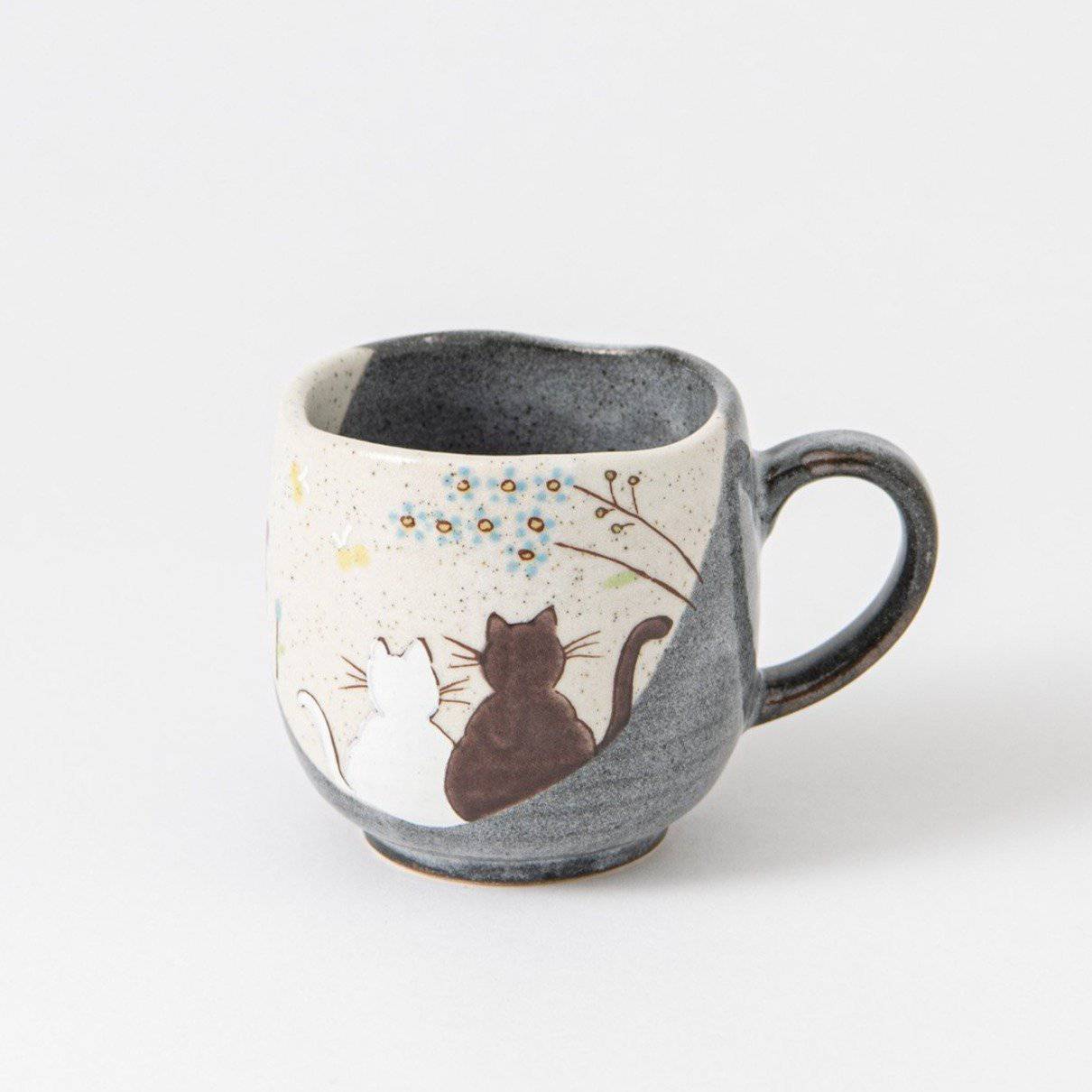 Atelier Yu Cats In Sunny Spot Kutani Mug - JAPAN KUTANI SHOP product image