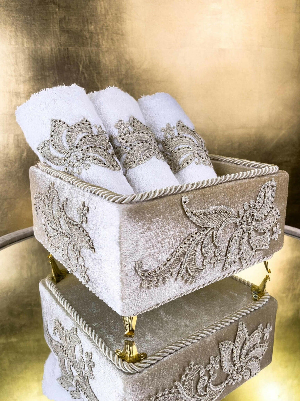 Ayla Gold Towel Box Set 247090 ?v=1646865789&width=990