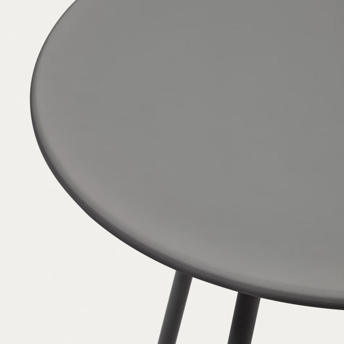 Montjoi Round Outdoor Dining Table