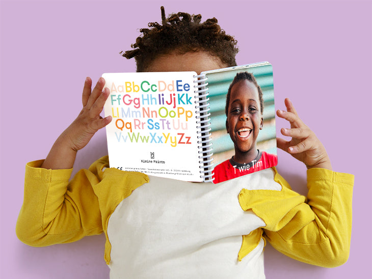ABC Fotobuch für Kinder: Spielend das Alphabet lernen mit euren eigenen Bildern! Jetzt online gestalten bei Kleine Prints