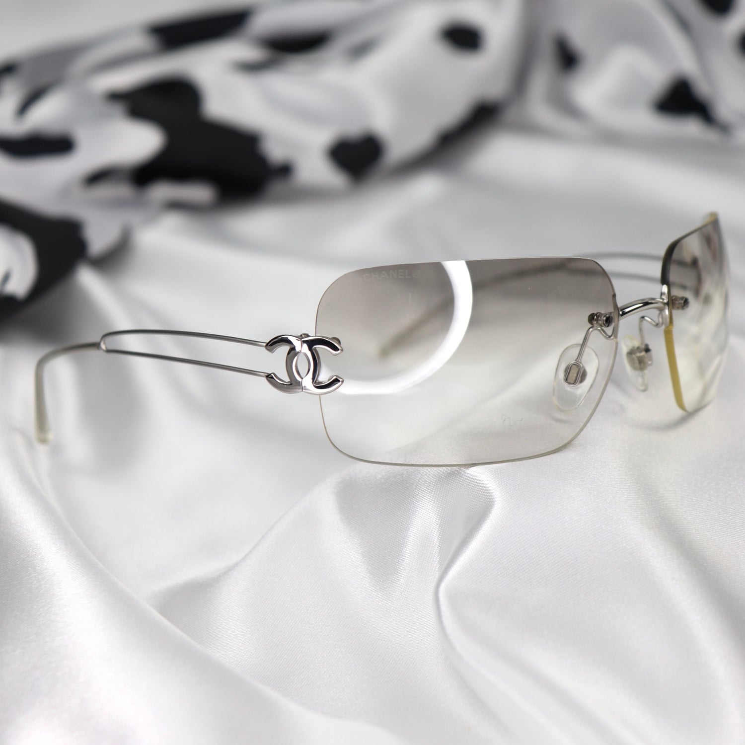 Silver Logo Sunglasses – Retro Angels