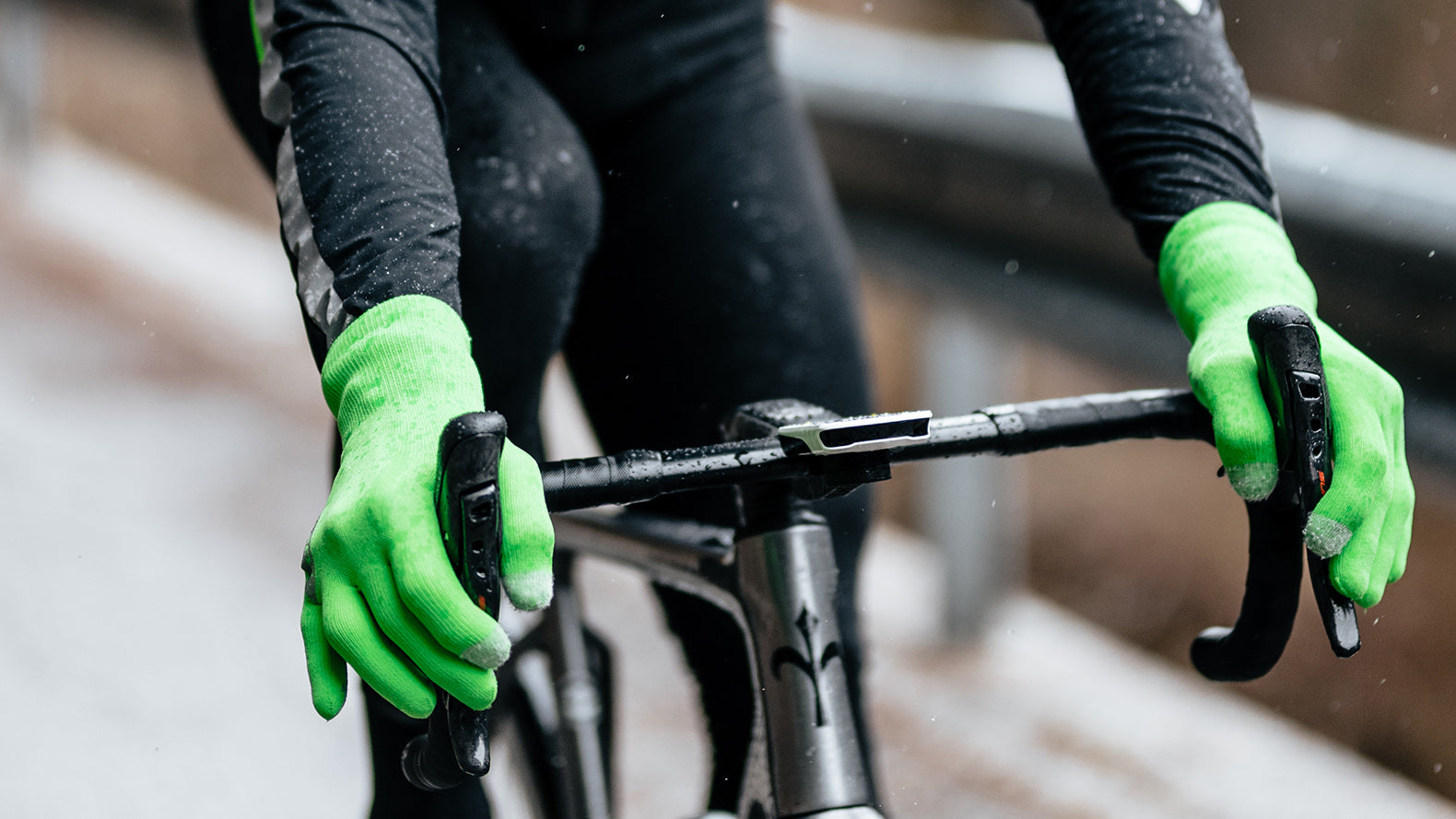 Q36.5 Anfibio Winter Rain Gloves | Strictly Bicycles