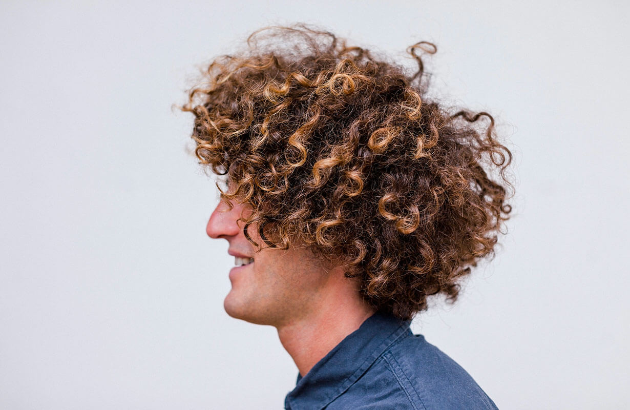 cheveux mi long homme boucles curly hair