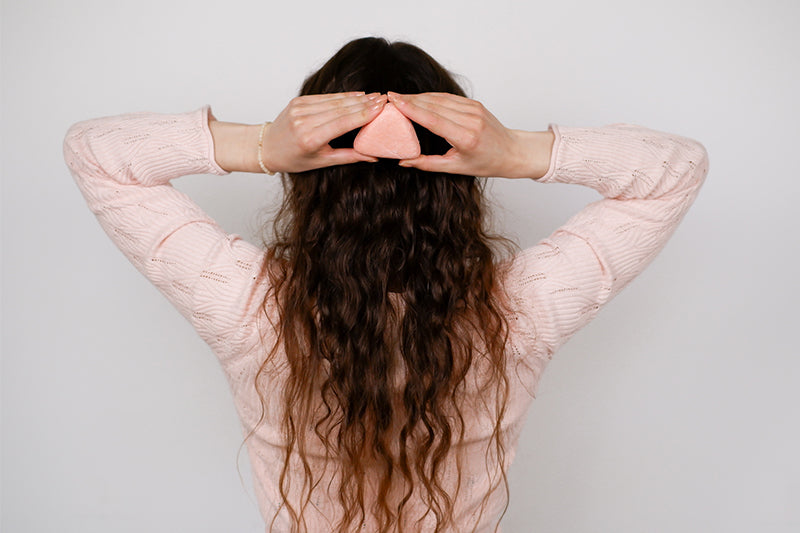 Festes Shampoo für strapaziertes Haar