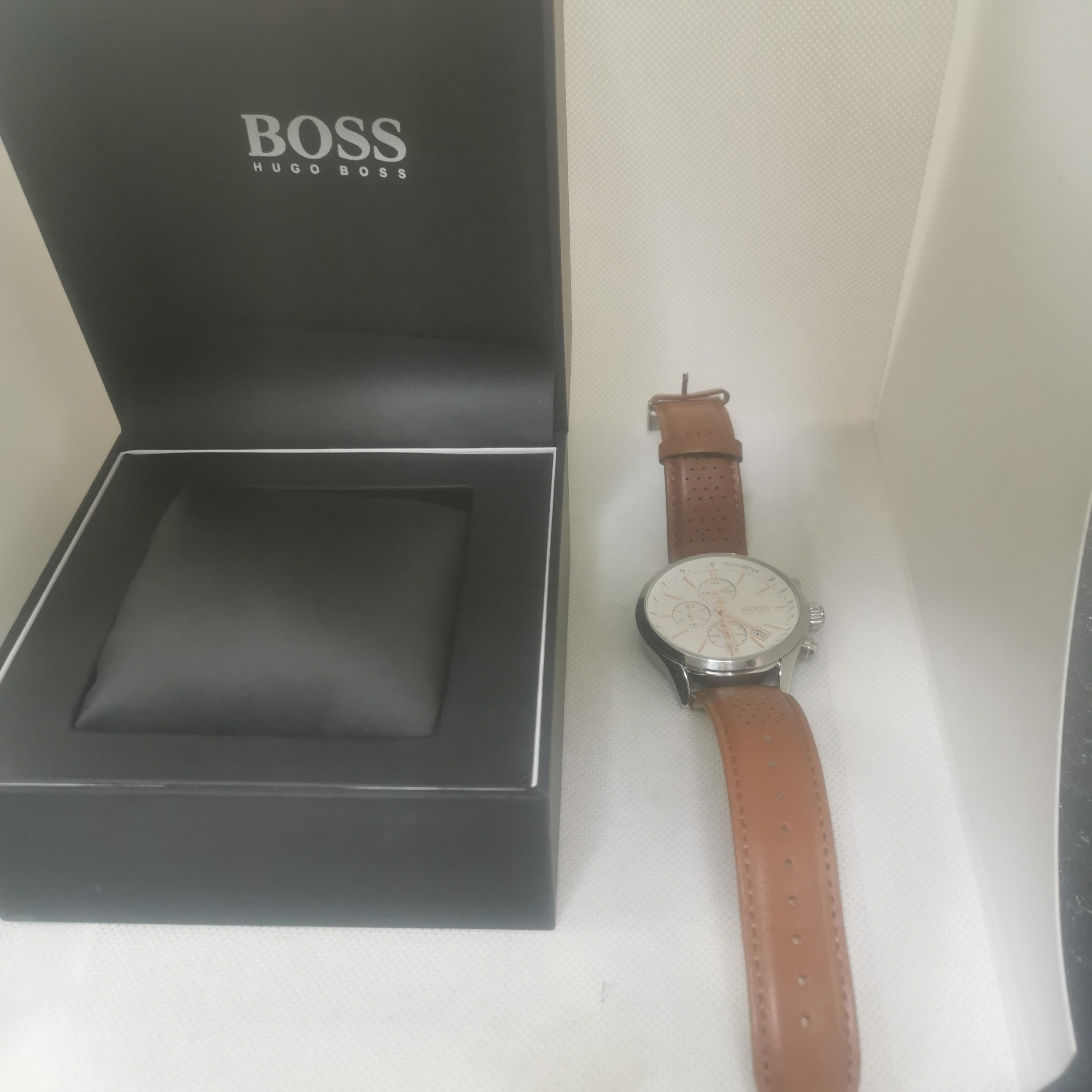 Hugo Boss White Dial Men's Watch, Model: HB.297.1.14.2955 - Leather Strap with Original Box