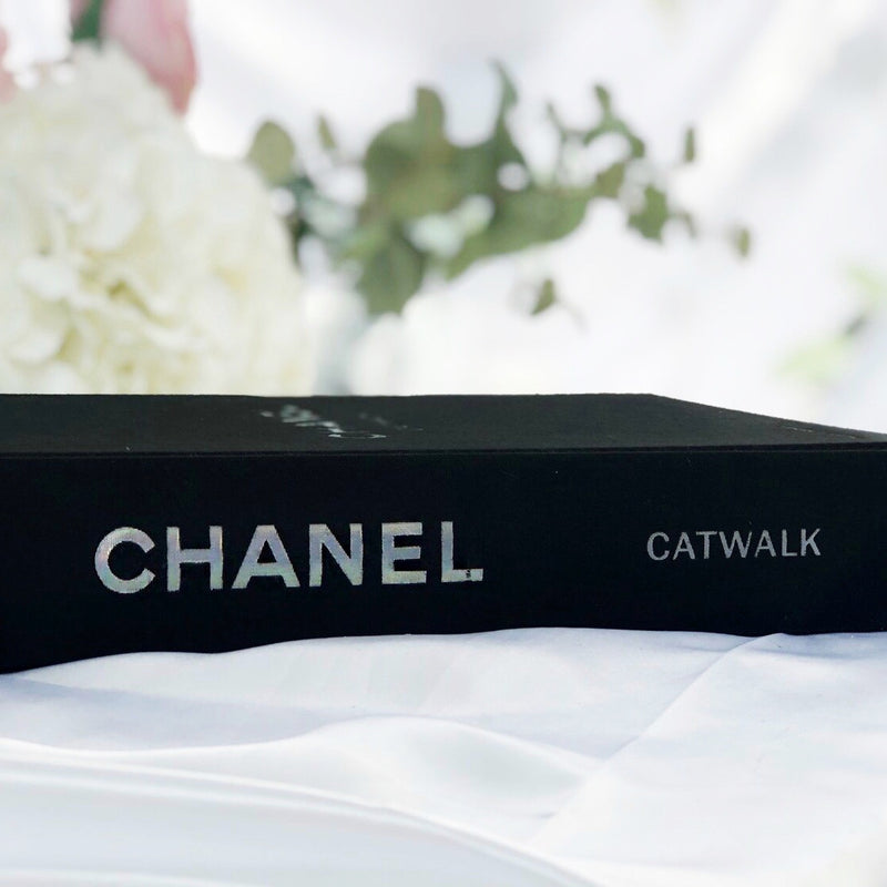 1) Chanel Catwalk : The Complete BOOK – and Grey