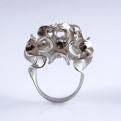 3D printed jewelry of silvery flora ring by nervous system