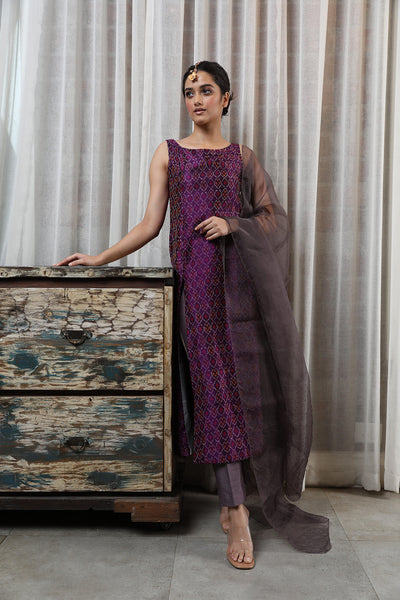 Buy Black Raw Silk Kurta Set by SUE MUE at Ogaan Online Shopping Site