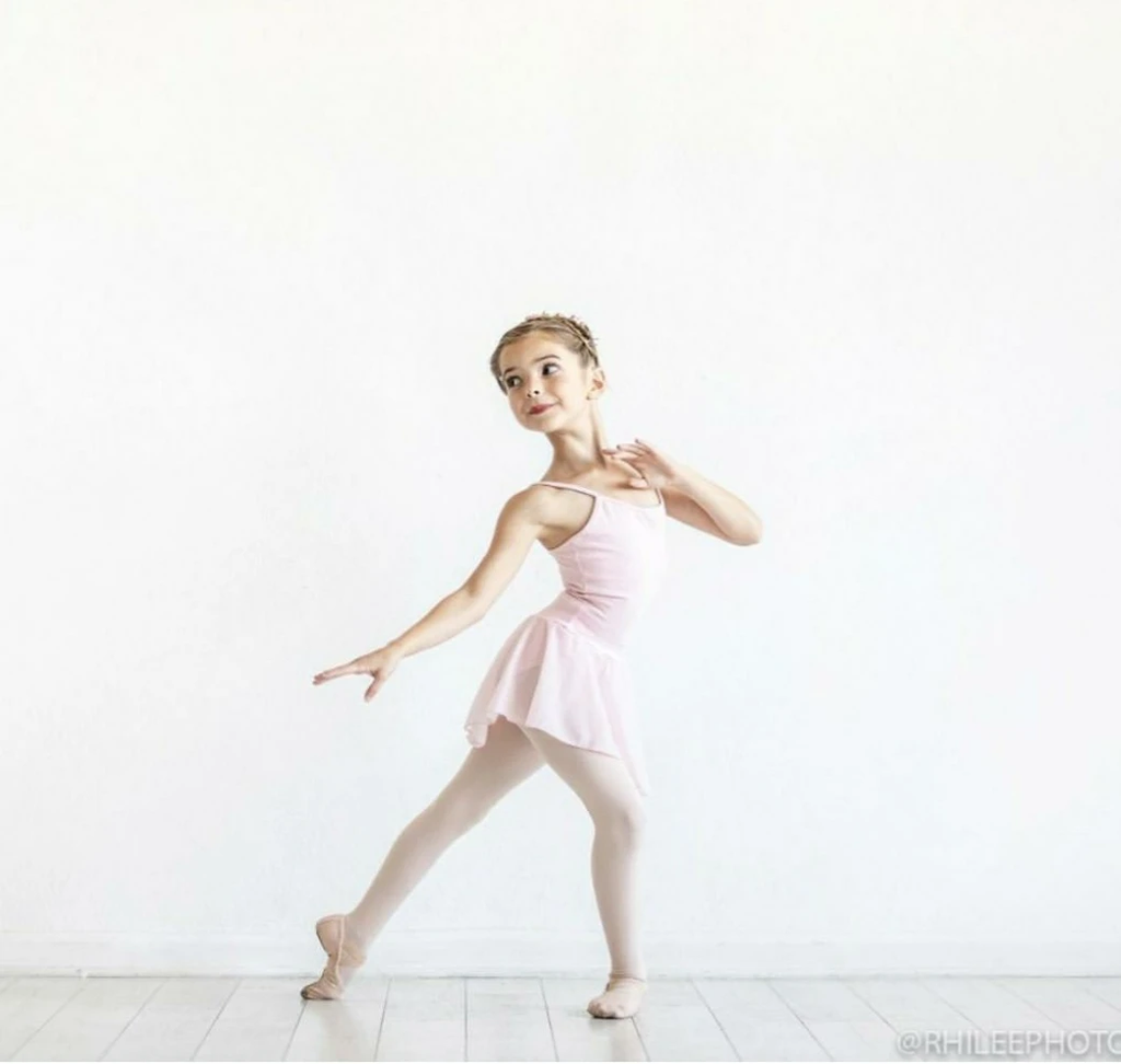 Capezio: Children's Tights, Ultra Soft Footed (#1915C) – myDanceShoppe