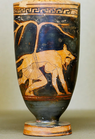 Detail of an Attic lekythos depicting Dolon in a wolfskin. © Marie-Lan Nguyen - Wikimedia Commons