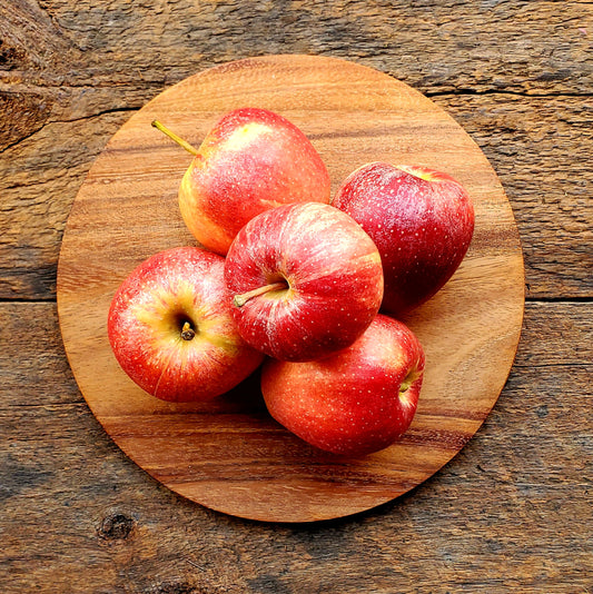 3 Fuji Apples – Village Farmstand