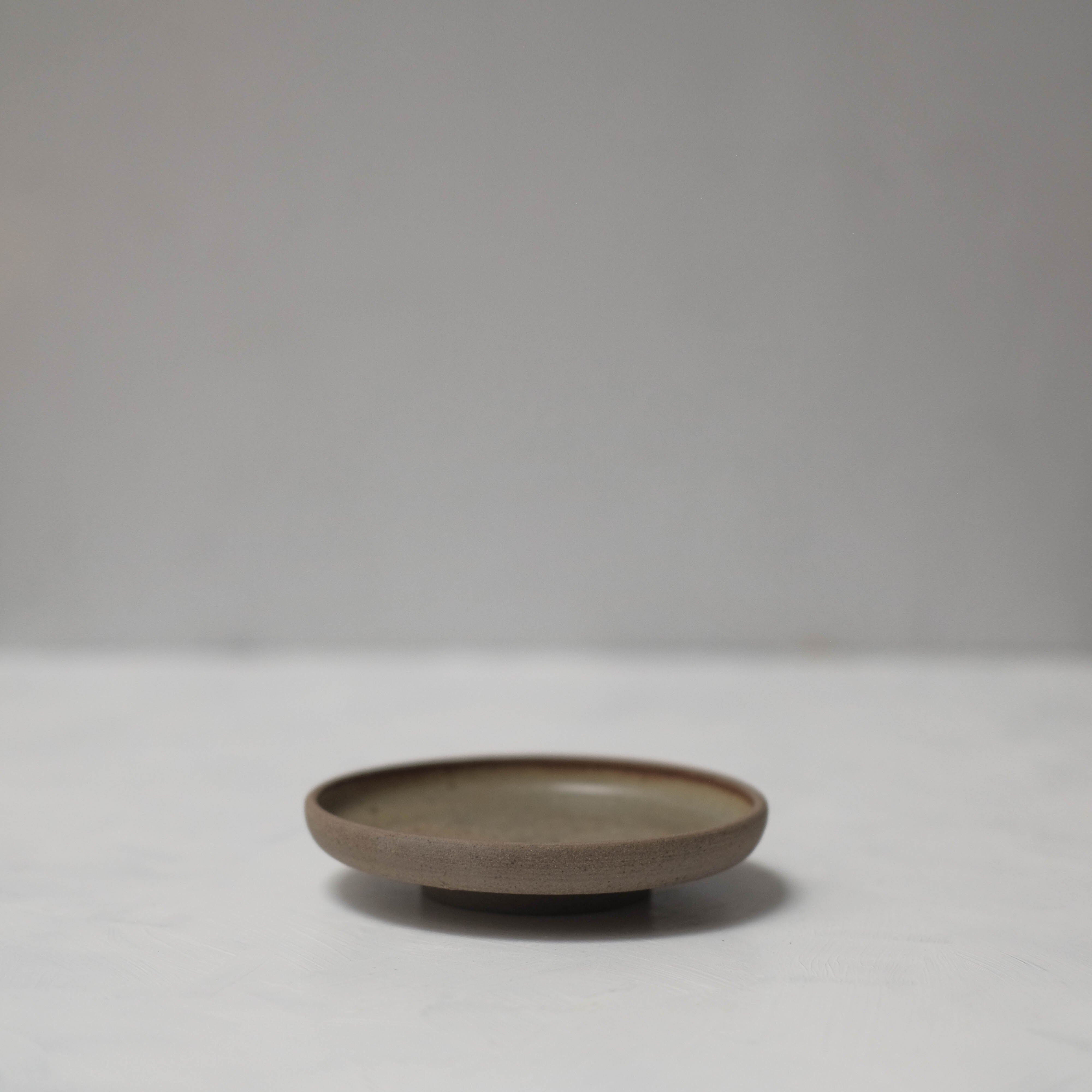 最大の割引 Ash glaze 元~明_平皿_灰釉 AD1300~ plate Flat 陶芸