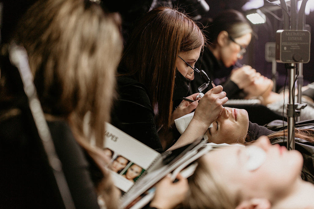 Lash artist training