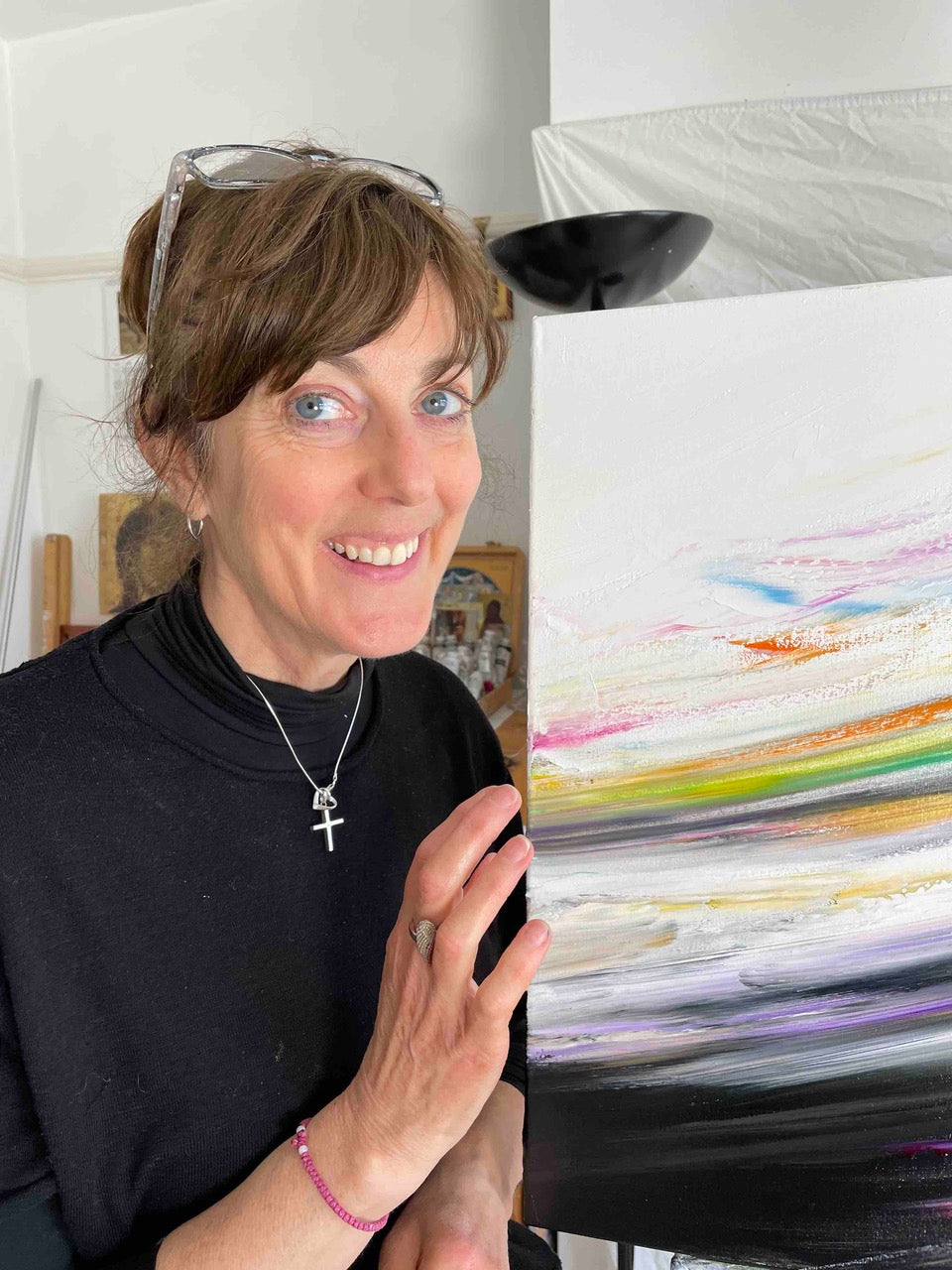 artist sara sherwood holds silent auction for tearfund charity