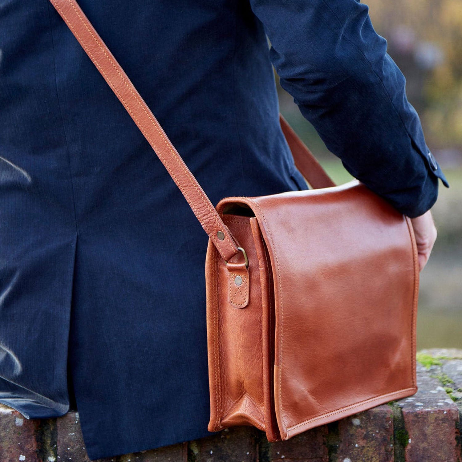 8 Best Travel Purses for Security & Organization - Savored Journeys