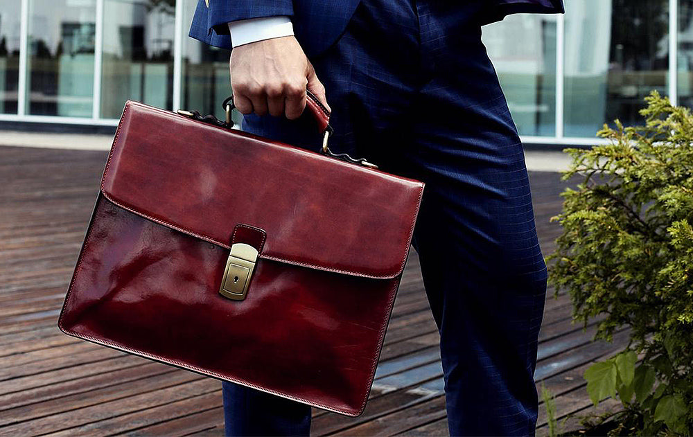 Attache Case vs Briefcase: Which One Suits Your Style?