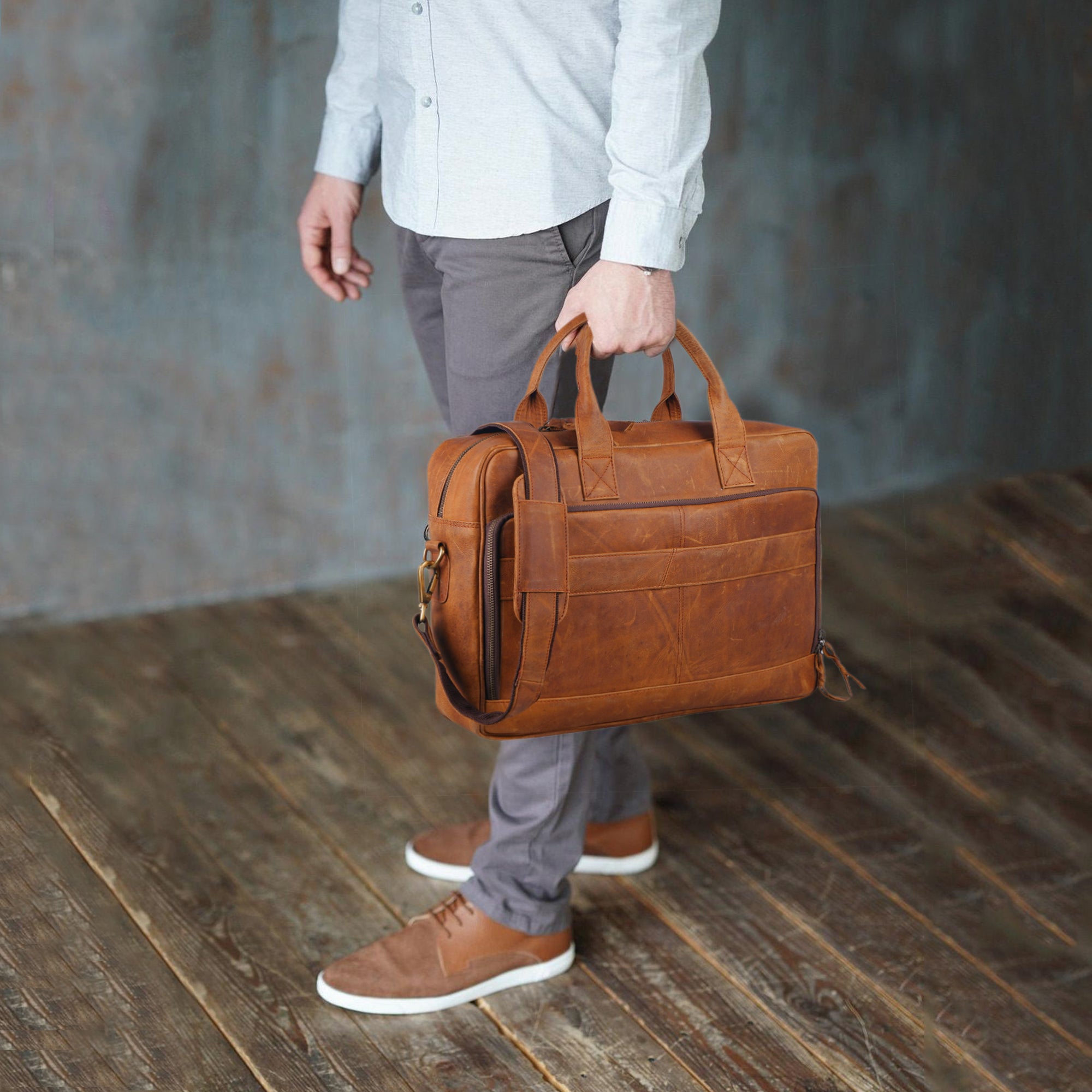 10 Best Leather Bags For Men In 2023 | Classy Leather Bags