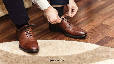 Brown shoes are a versatile addition to any summer wardrobe. They can effortlessly transition from casual to semi-formal looks, making them perfect for a range of occasions.