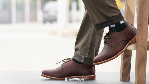 Casual shoes are perfect for the office. They’re versatile, stylish and comfortable. These shoes help move around easily without causing discomfort to the feet. 