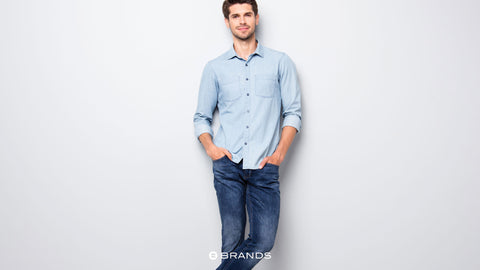 If you are one of those teachers who wants to look professional and stylish, a classic outfit of jeans and collared shirt is always a good choice. 