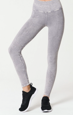 Well Worth It Mineral Wash Leggings, Charcoal – Chic Soul