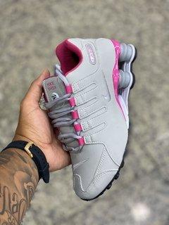 nike shox rosa e cinza