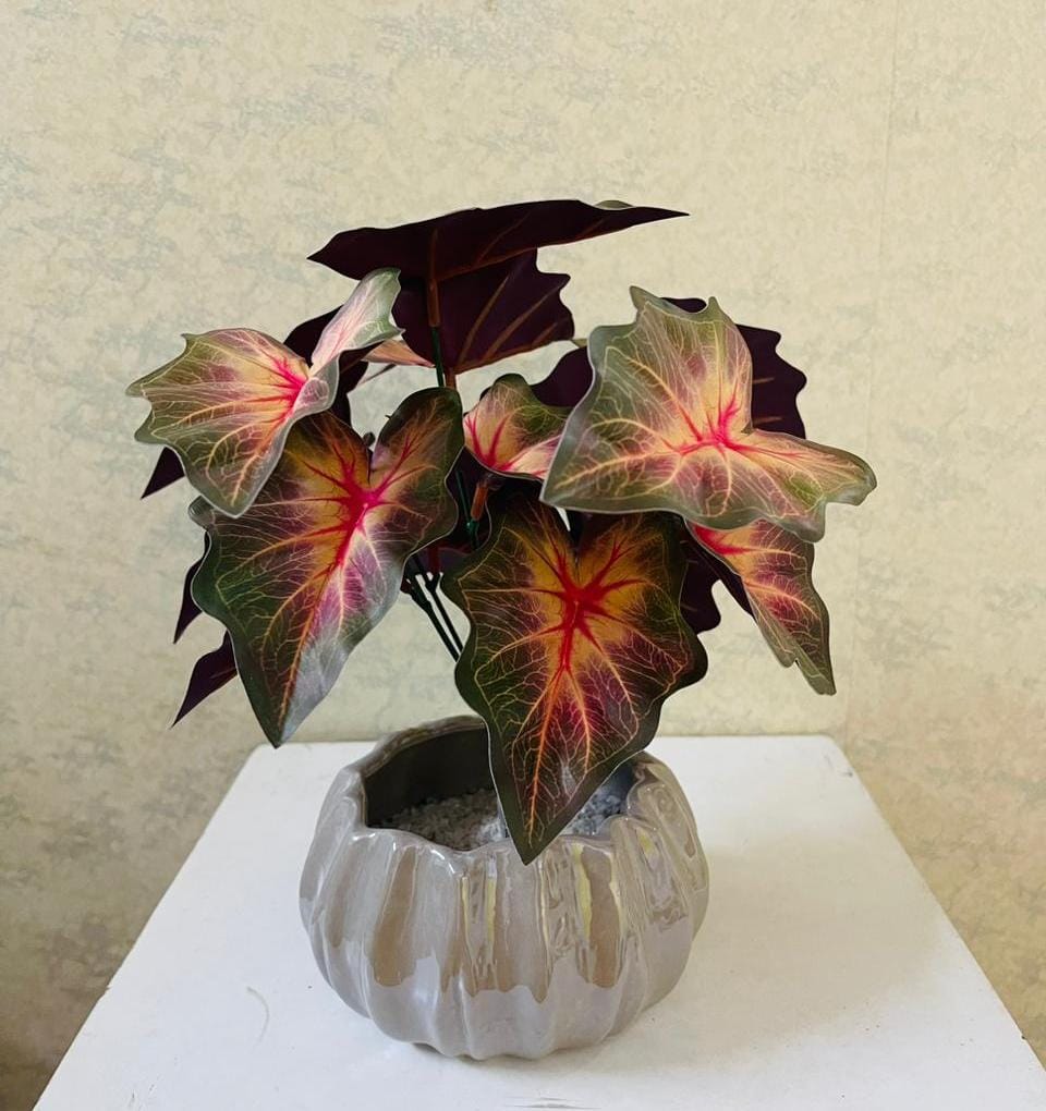 Artificial Floral Arrangement (h:25cm w:20cm)
