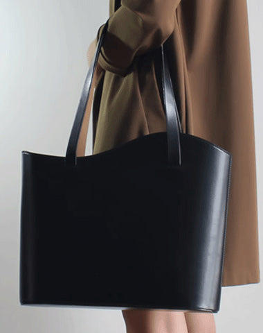 black shoulder tote bag