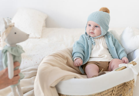 Consigli essenziali per lavare in sicurezza i vestiti del neonato
