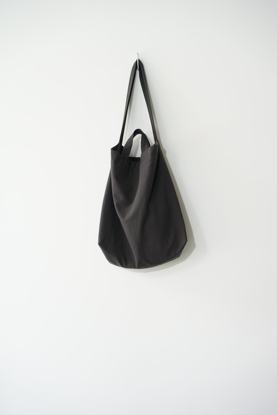 kontor BRUSHED COTTON BIG TOTE DARK GREY-