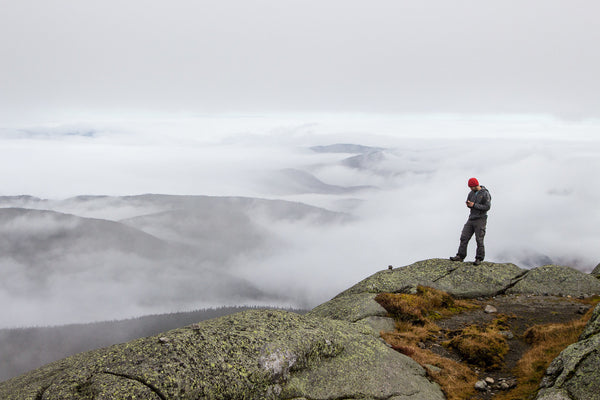 Hiking above the cloads