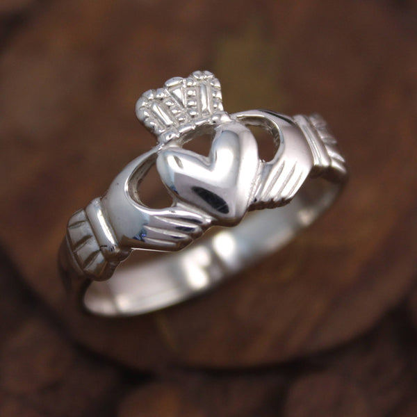 Claddagh Ring Mens Silver Claddagh Ring Irish Jewelry Design   Jewelry Claddagh Ring Mens Silver Claddagh Ring 2 5ba802e2 0944 47b8 Bb6c 09c640181516 Grande 