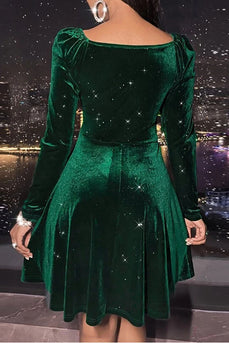 Vestido De Terciopelo: Verde Y Semilargo Para Un Efecto Vintage Beautiful  Dresses, Fashion, Pretty Dresses 
